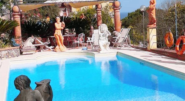 Rental apartment with pool | Pets allowed in Camogli