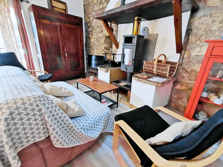 Gite with patio, yard & barbeque | Pet-friendly — photo 2