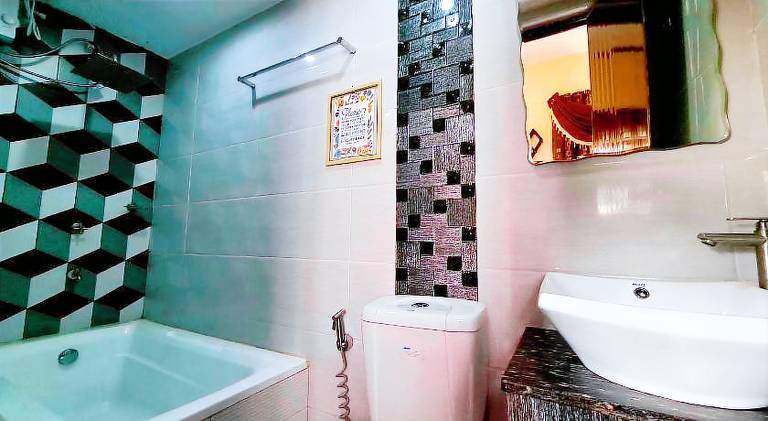 Apartment with terrace & hot tub in Tagaytay