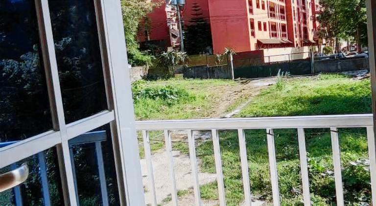House with patio & yard — photo 4