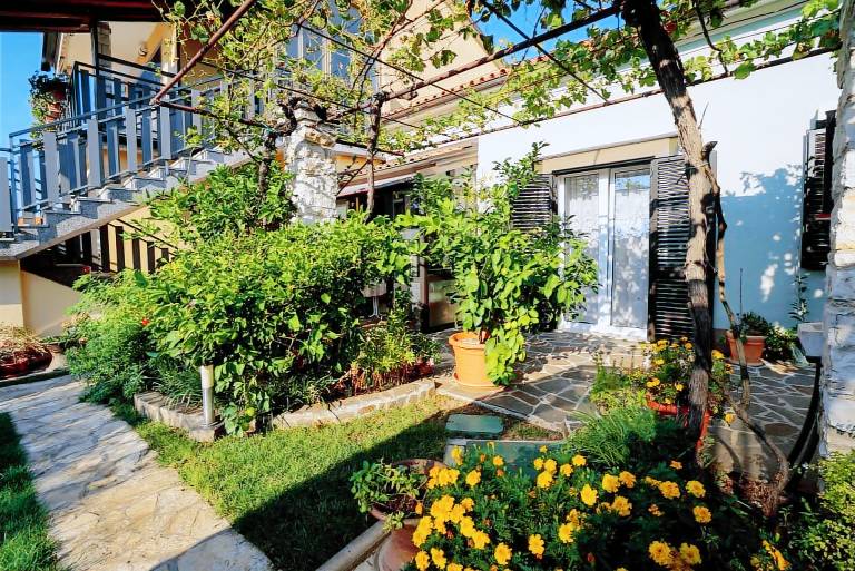 Wonderful rental apartment with terrace & garden | Pets allowed — photo 2