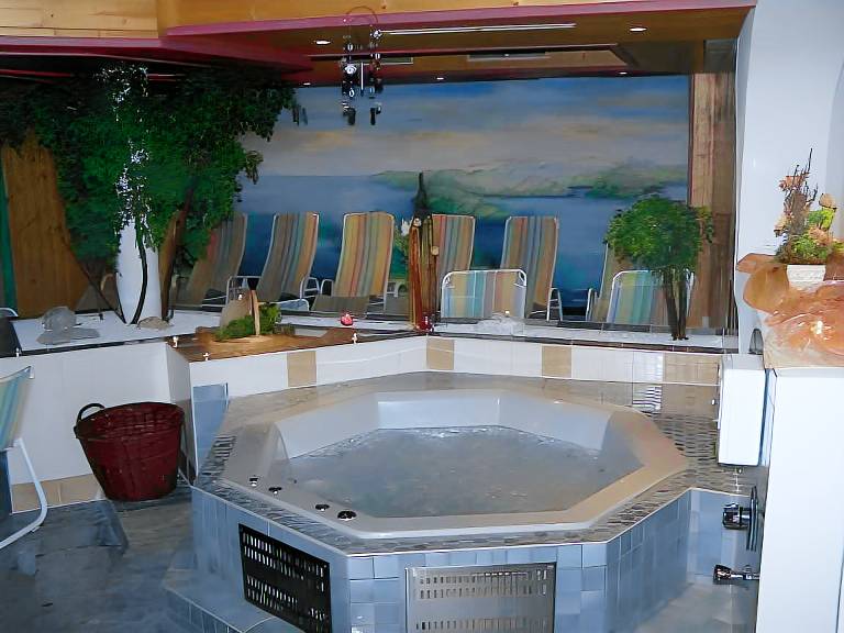 Nice serviced apartment with patio, garden & sauna | Suitable for remote work | Pets allowed — photo 4