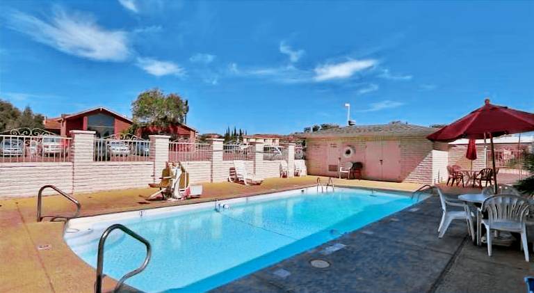Motel 6 Kingman, AZ - Route 66 West — photo 4