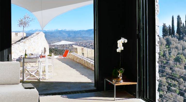 House with jacuzzi, terrace & pool — photo 4