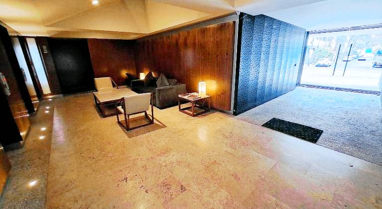Rental apartment with hot tub & pool — photo 3