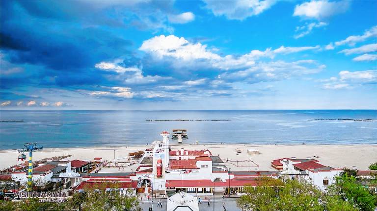 Apartment with pool & terrace | Next to the beach | Pets are welcome in Constanta