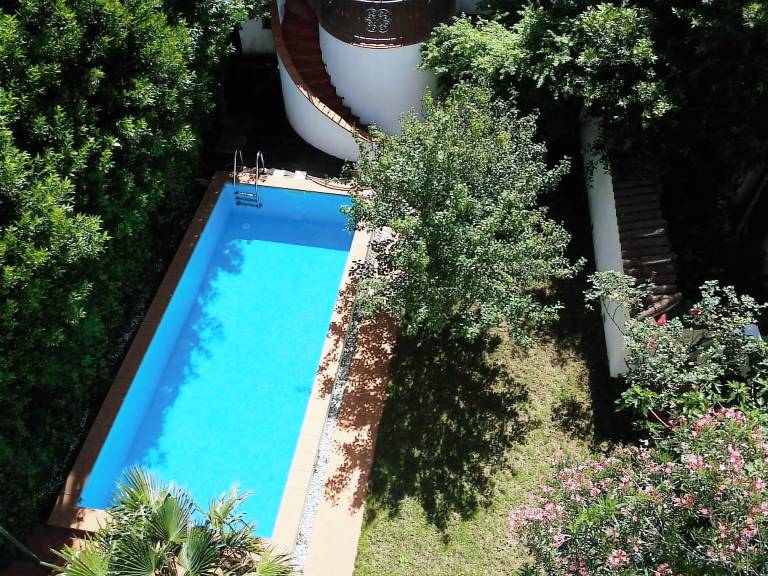 Holiday apartment with patio & BBQ — photo 3