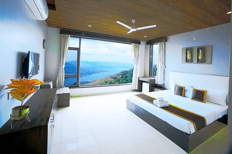 Useeka Resort in Jaoli