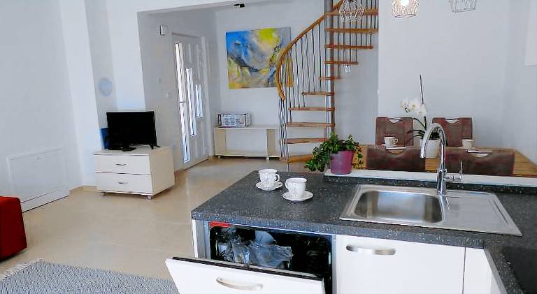 House with 2 rooms for 5 persons — photo 2