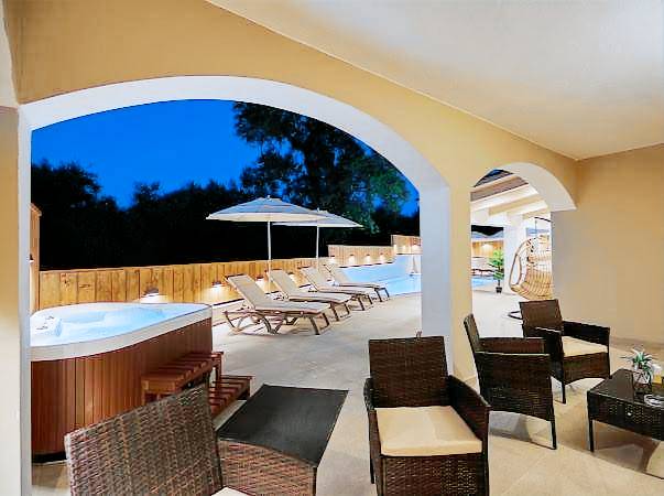 Galadriel Villa with Private Pool & Jacuzzi — photo 4