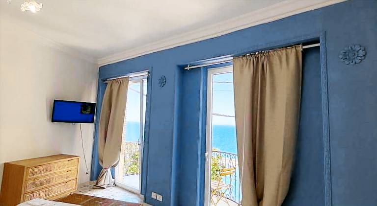 Holiday apartment with terrace — photo 2