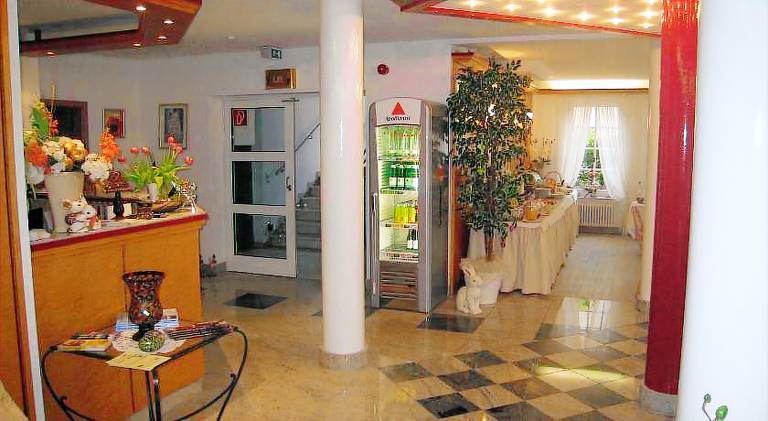 Serviced apartment with terrace & yard — photo 5