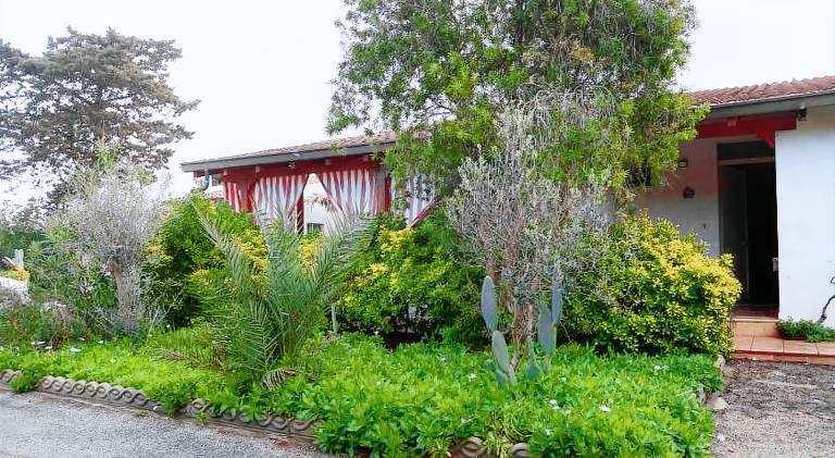 House with terrace, barbeque & garden in Porto Cesareo