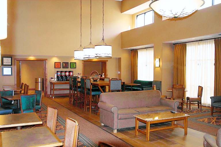 Hampton Inn & Suites Riverton — photo 4