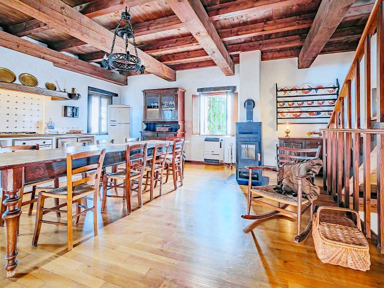 Family-friendly lovely vacation home with patio, yard & grill | Good for workation | Pets allowed — photo 2
