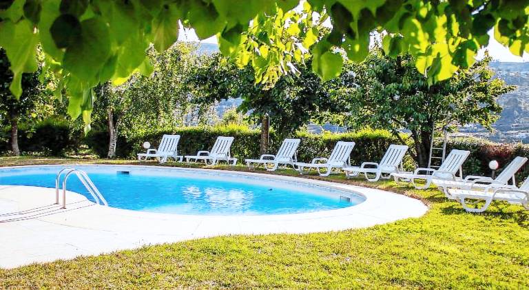 Vacation home with yard, private pool & BBQ | Suitable for remote work in Viseu