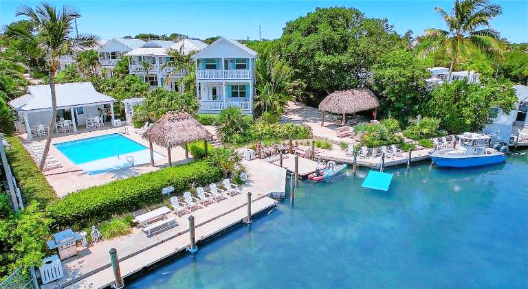 Villa with pool in Islamorada, FL