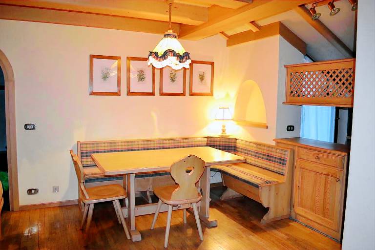 Family-oriented charming rental apartment with patio | Mountain view | Next to the ski | Dogs allowed — photo 5