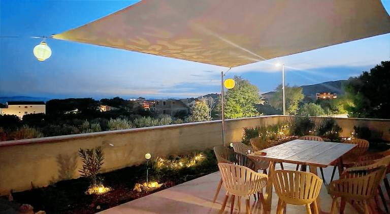 Holiday apartment with yard, terrace & pool — photo 5