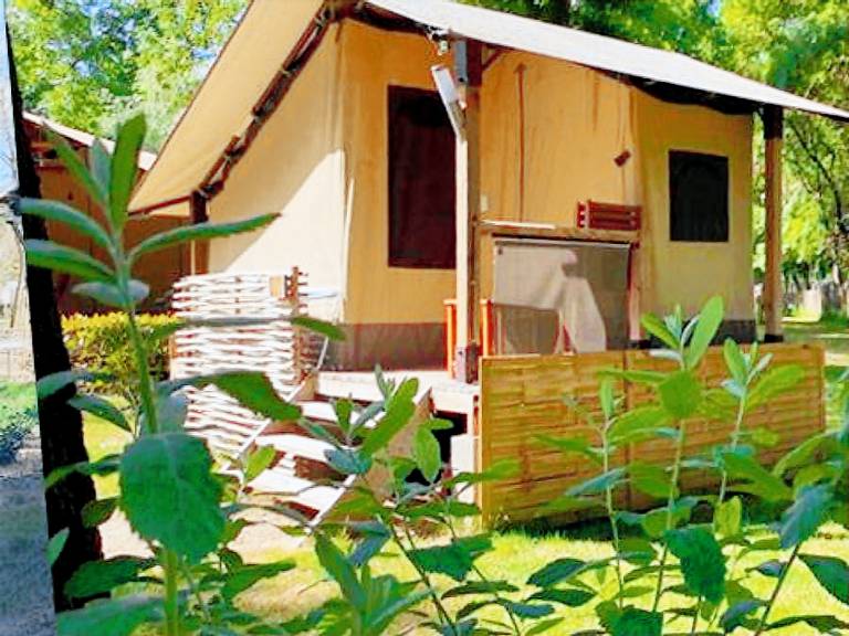 Mobile home with patio | Dogs allowed — photo 3