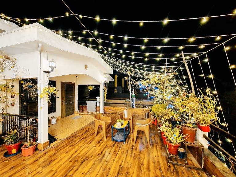 Bungalow with patio — photo 3