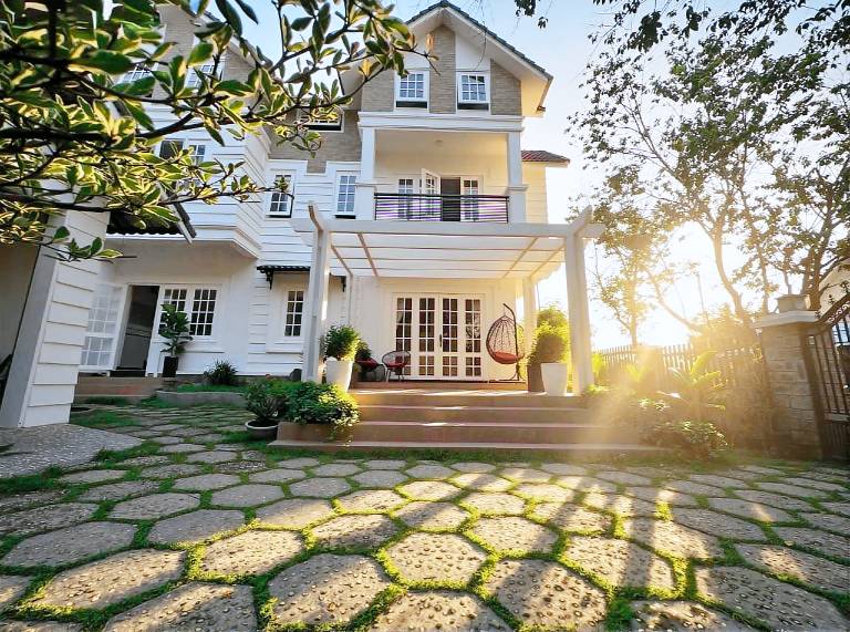 Nice villa with terrace, garden & BBQ | Pets are welcome in Da Lat