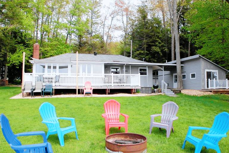House  Lake Leelanau