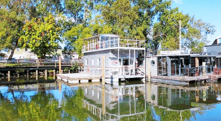 Lovely boat with sauna | Pets are welcome in Gothenburg