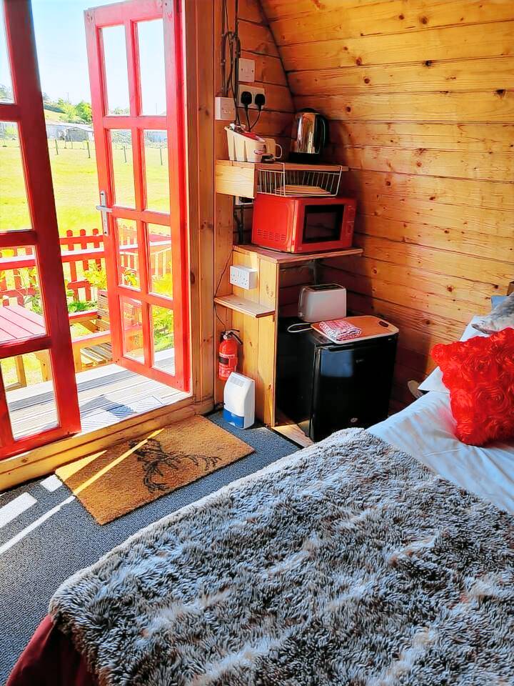 Glamping Pod in St Austell, Sleeps 2 with Spa Pool — photo 3