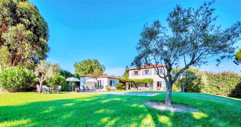 Dom Port Grimaud