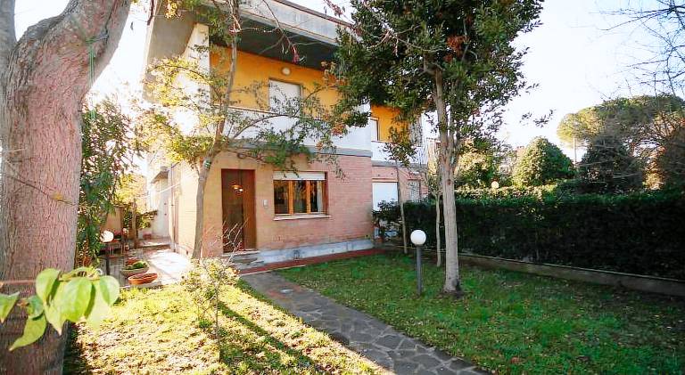 Apartment with 2 rooms for 6 persons in Castagneto Carducci