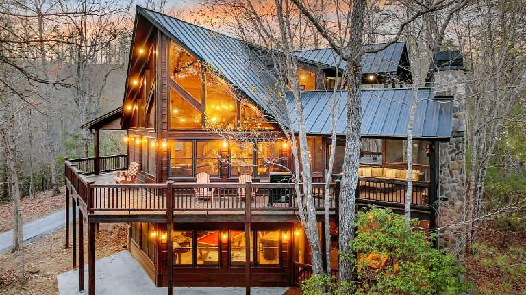 Cabin with terrace, hot tub & BBQ | Mountain view — photo 5