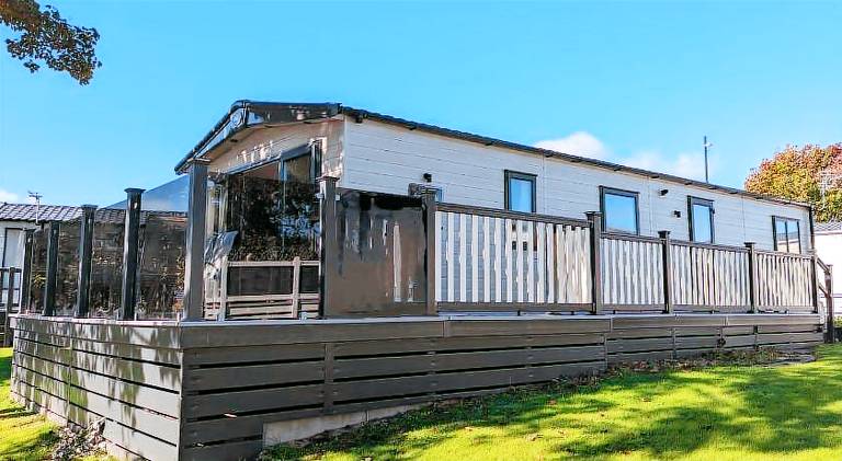 STUNNING LUXURY Caravan on edge of New Forest on SHOREFIELD Country Park ENTERTAINMENT AND LEISURE P — photo 4