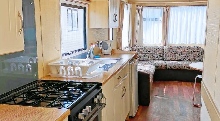 Lodge with barbecue, patio & yard | Close to the beach | Pets are welcome — photo 5