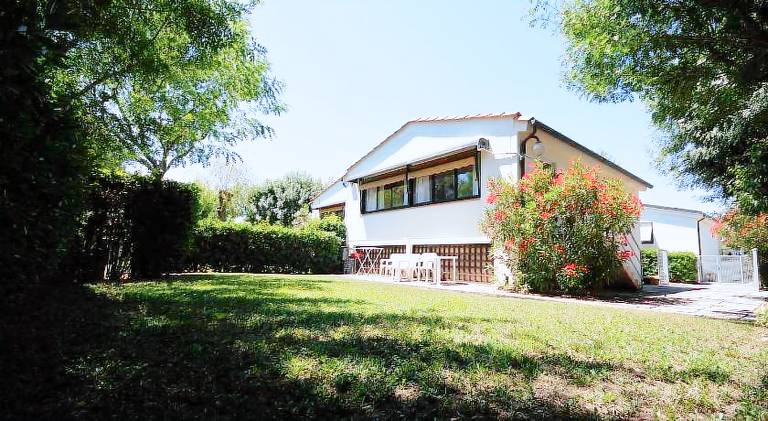 Pleasant rental apartment with yard | Beach nearby | Pets allowed in Piombino