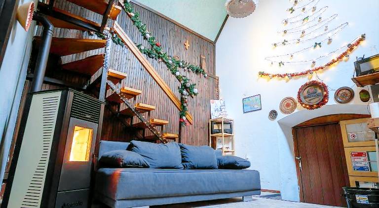 House with terrace, jacuzzi & garden | Pet-friendly — photo 3