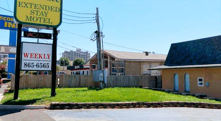 Glenstone place extended stay motel