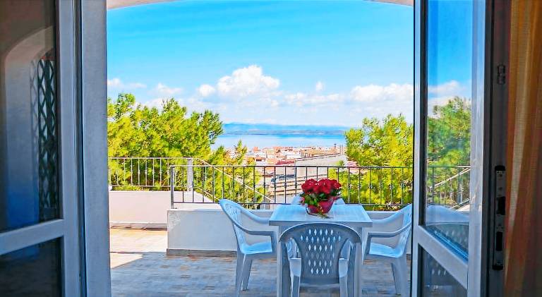 Serviced apartment with patio & garden | Beach nearby | Pet-friendly in Sant'Antioco