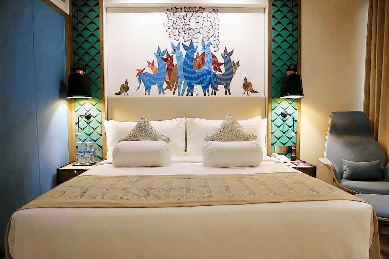 THE CRUZE PREMIUM BOUTIQUE HOTEL
