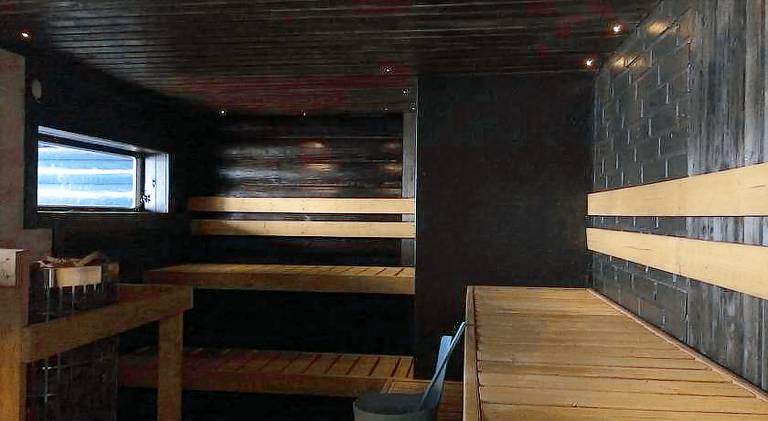 Lodge with grill, sauna & patio — photo 3