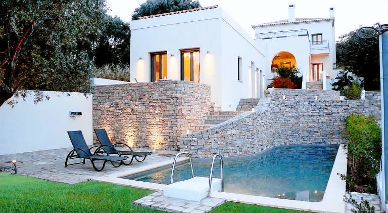 Charming villa with pool | Pets allowed in Kymi-Aliveri