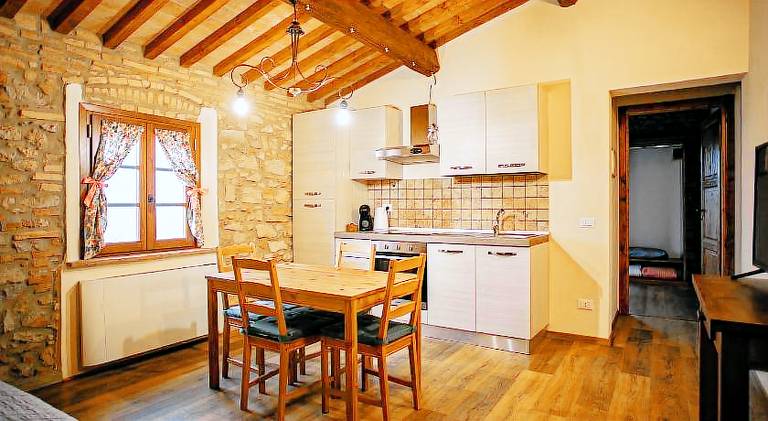 Rental apartment with yard & grill — photo 3