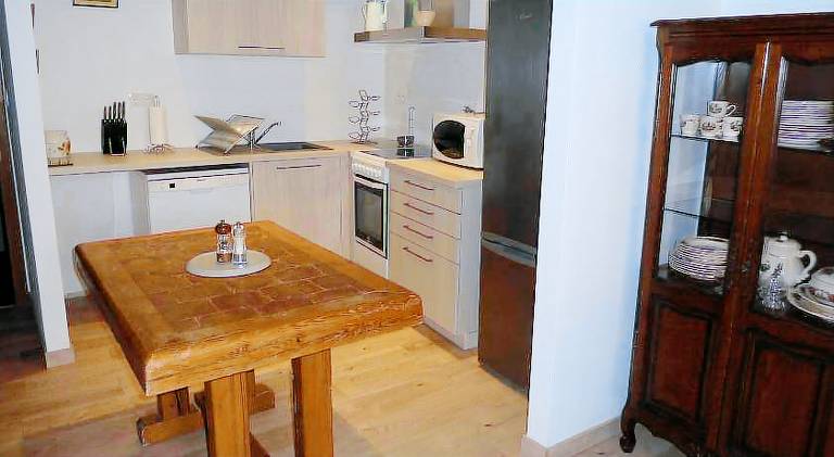 Holiday apartment with yard — photo 3