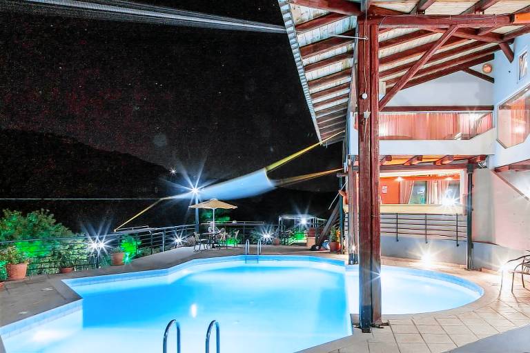 Children-friendly serviced apartment with pool, sauna & patio | Dogs allowed in Malevizi