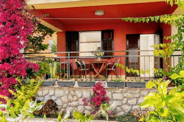 Apartment with 2 rooms for 4 persons in Mali Losinj