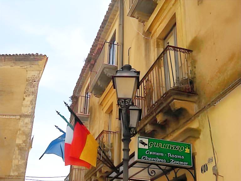 Gualtiero Camere & Suite in Caltagirone