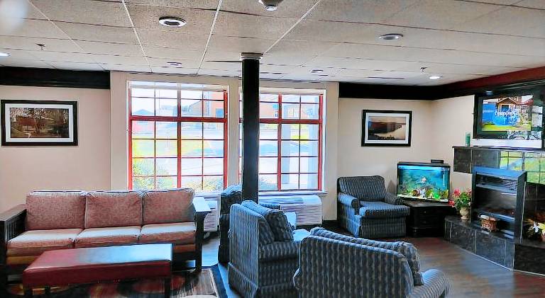 Red Roof Inn Lancaster — photo 4