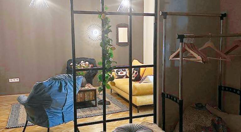 Rental apartment with patio — photo 3