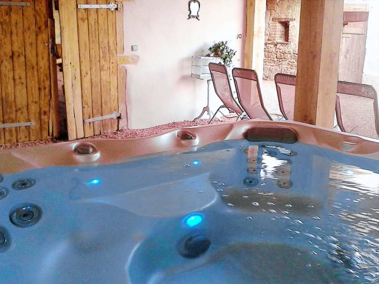 Cottage with sauna, private pool & BBQ | Pet-friendly — photo 3