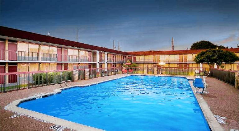 Red Roof Inn & Conference Center McKinney — photo 5